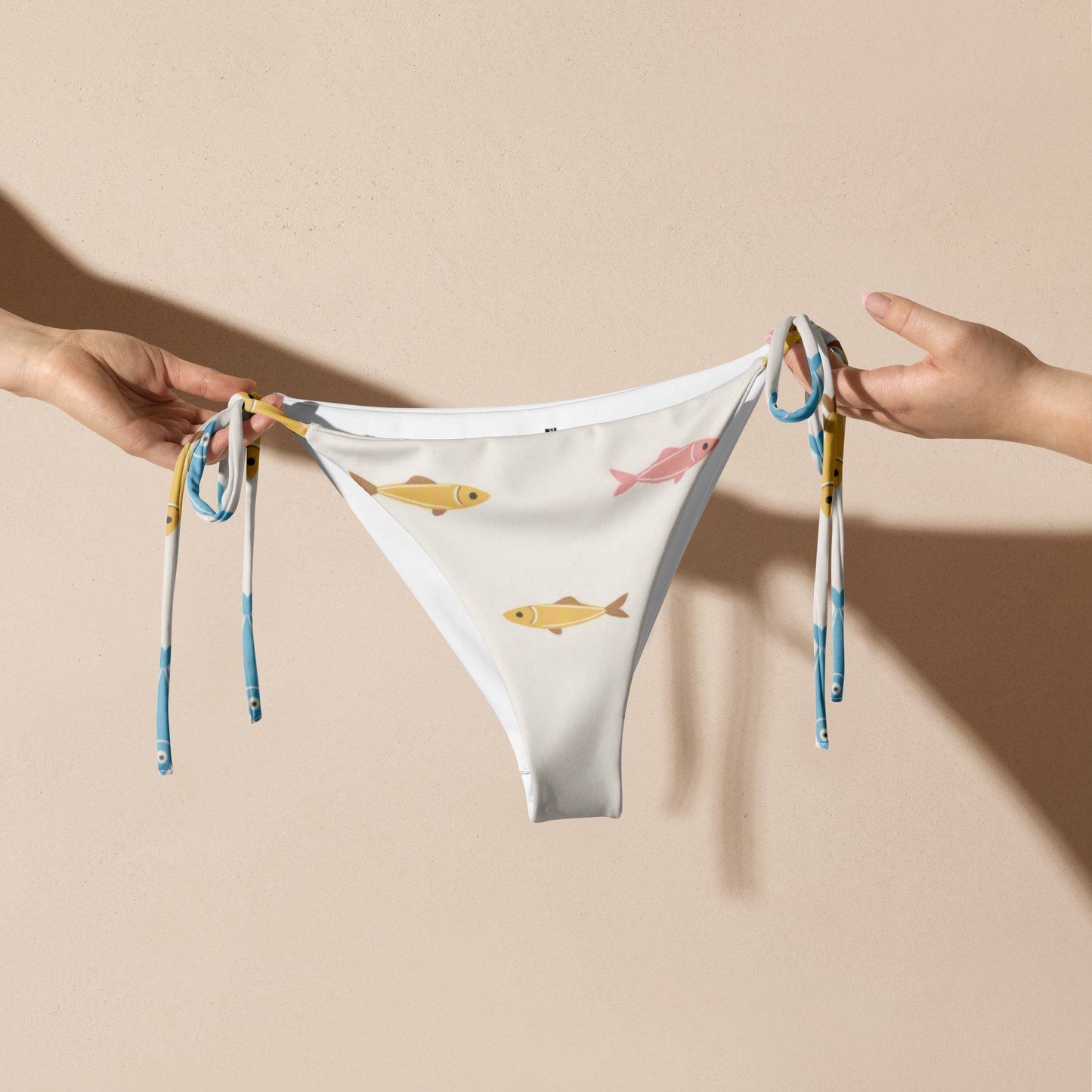 Bottom de Bikini Mujer Nalu Hou modelo Sardine Flow, tejido reciclado con UPF 50+